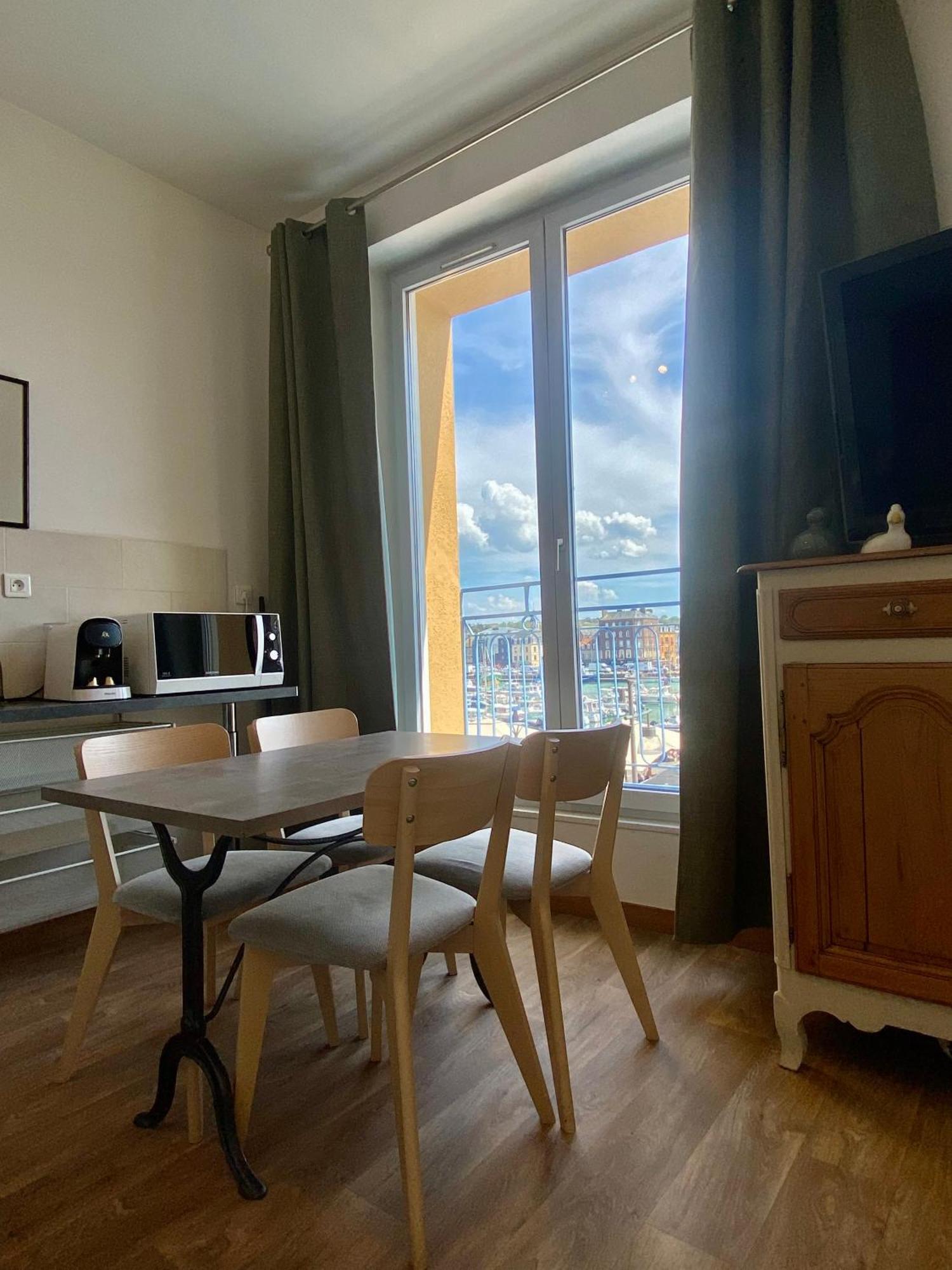 Etablissement 3 Etoiles Avec Ascenseur, 3 Appartements Lumineux Vue Port Avec Balcon, 200M De La Mer, Wifi Fibre, Tous Service Inclus Dieppe Exterior foto